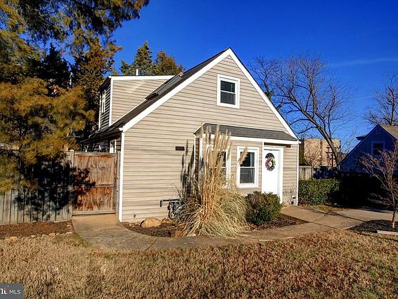 2nd image of 2408 Fort Dr