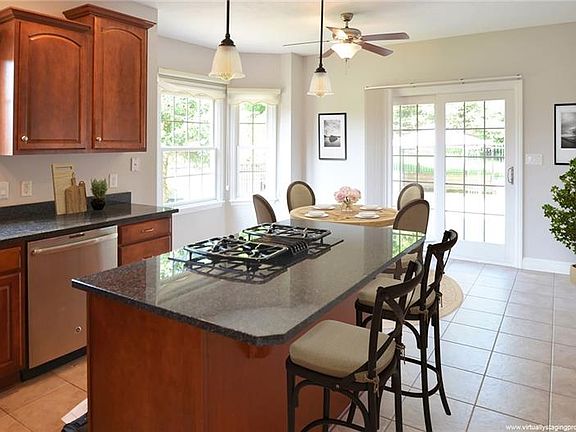 5th image of 213 Dorsay Valley Dr