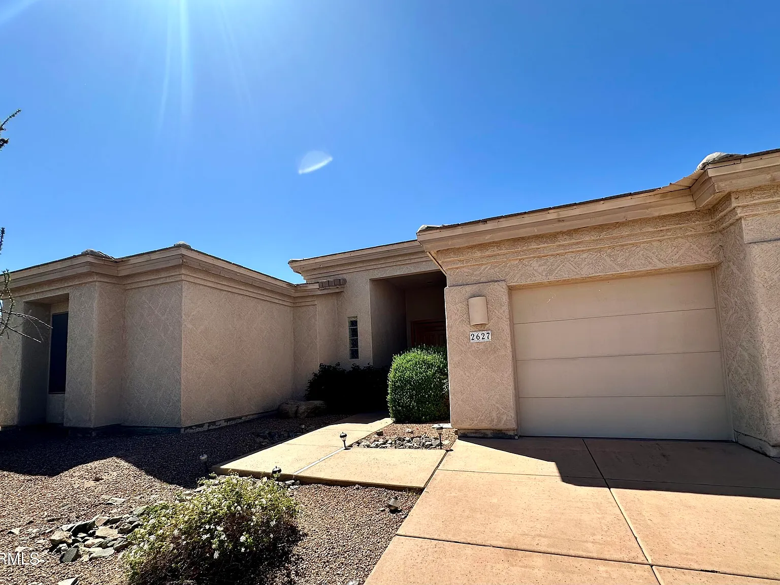 4 bed, 2.5 bath, 2307 sqft, $2,800 — Photo 2