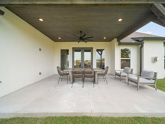 5th image of 12019 S Urbana Ave E