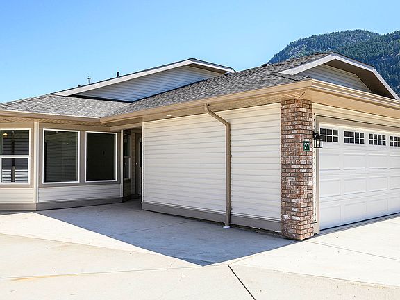 2nd image of 312 Arbutus St #27