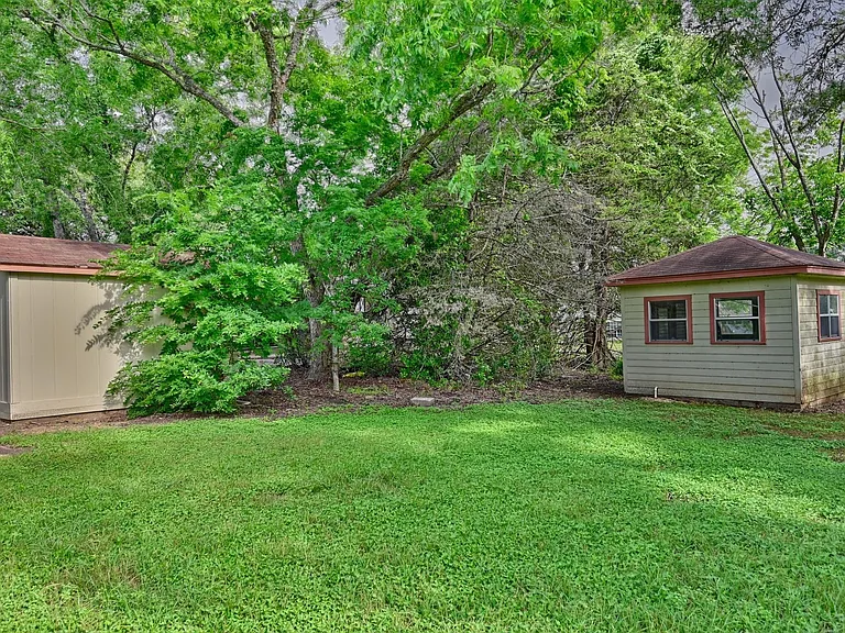 915 Farmers Rd — Photo 18