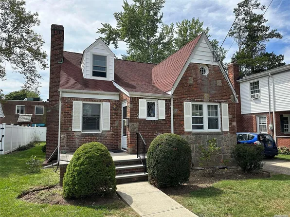 325 Collins Lane, West Hempstead, NY 11552