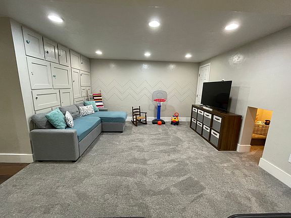 3rd image of 550 S 1700 E #Basement