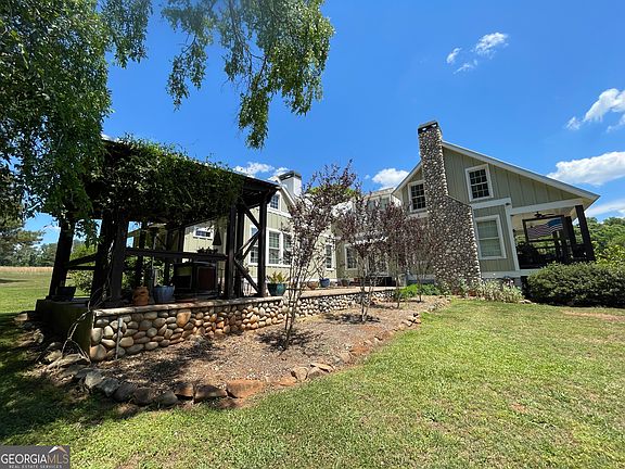 4th image of 156 Lake Oglethorpe Dr