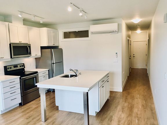 5th image of 1300 McKenzie Ave #205