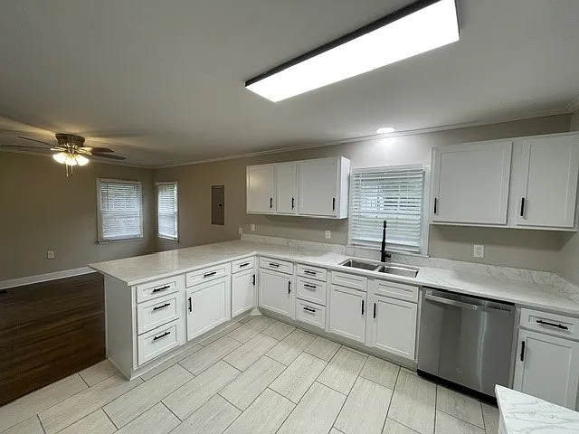 535 Stone Ave — Photo 8