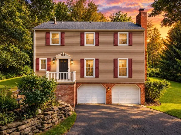 36 Collinwood Dr, Pittsburgh, PA 15215