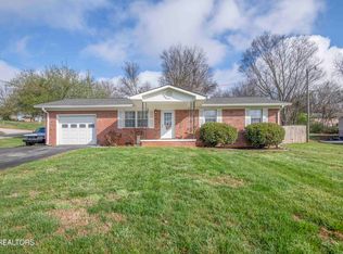 1004 Susan Dr, New Market, TN 37820