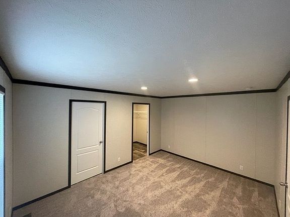 5th image of 516 Courtland Ln #388