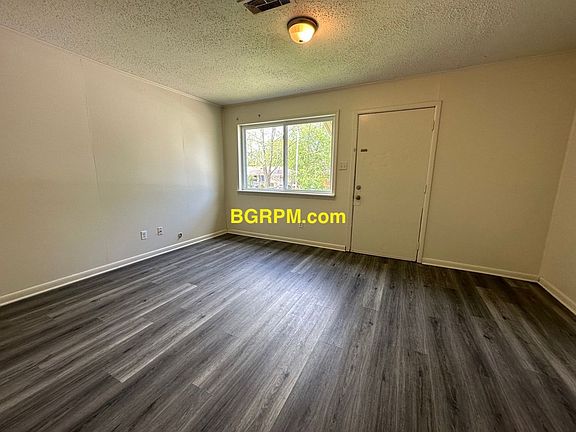 5th image of 208-210 Smart St #208