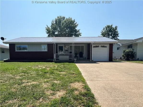 428 Harpold Ave, Ravenswood, WV 26164