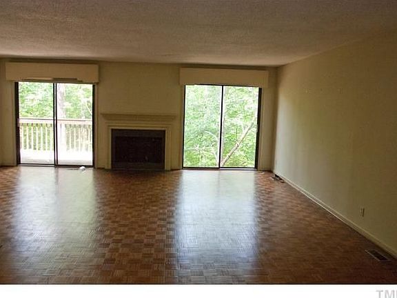 3rd image of 24 Stoneridge Cir