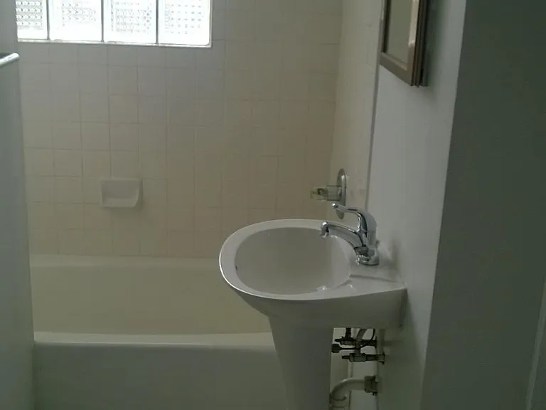 2420 Seaview Ave — Photo 14