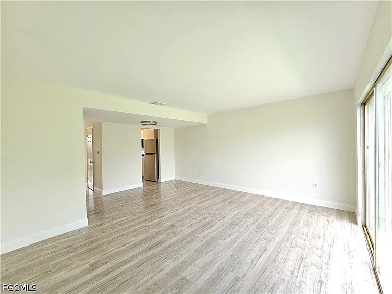 864 Courtington Ln #12 — Photo 5