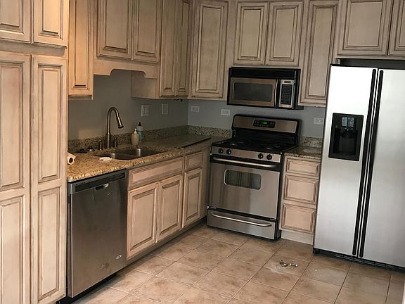 2nd image of 4505 N Western Ave APT 4