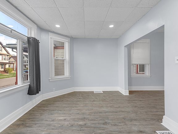 3rd image of 12 Copeland Pl