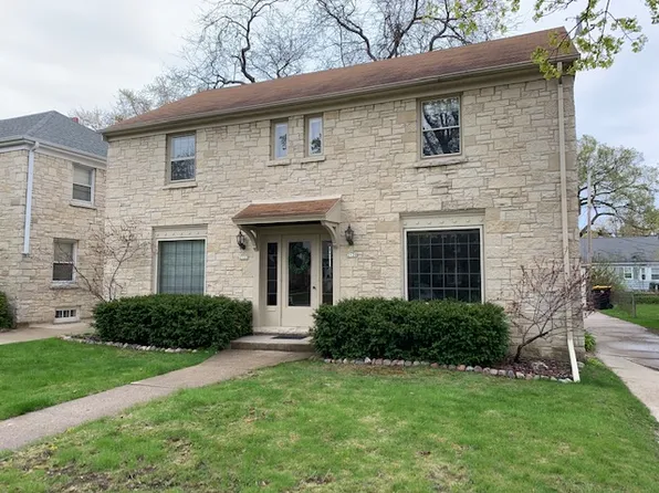 2120 N 86th St, Wauwatosa, WI 53226