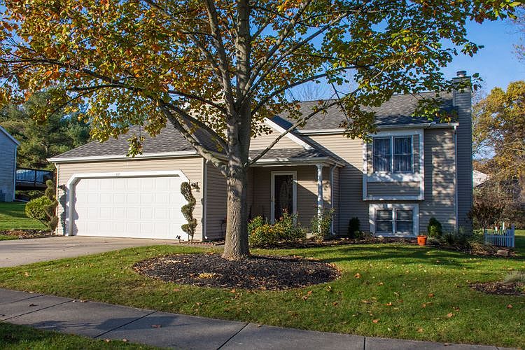 1st image of 4121 Cross Creek Dr