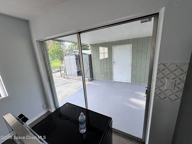 300 W Rutgers St — Photo 5