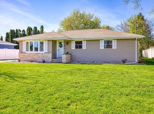 1042 Shannon St, Neenah, WI 54956