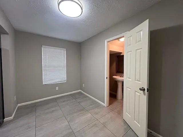 4 bed, 3.0 bath, 1808 sqft, $1,950 — Photo 3