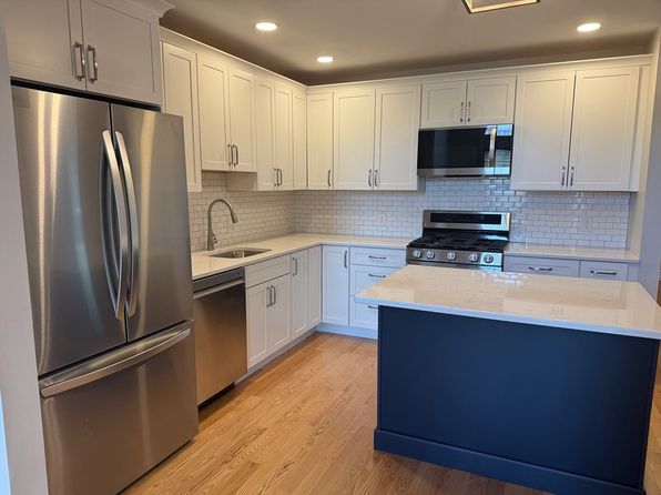27 Railroad Ave APT 102