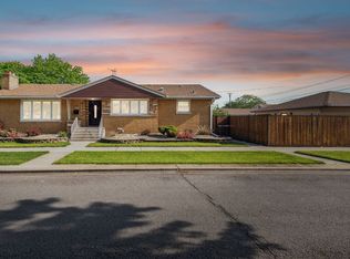 8059 S Whipple St, Chicago, IL