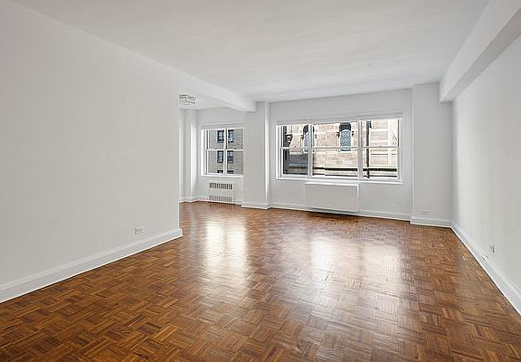 3rd image of 136 E 55th St APT 2G