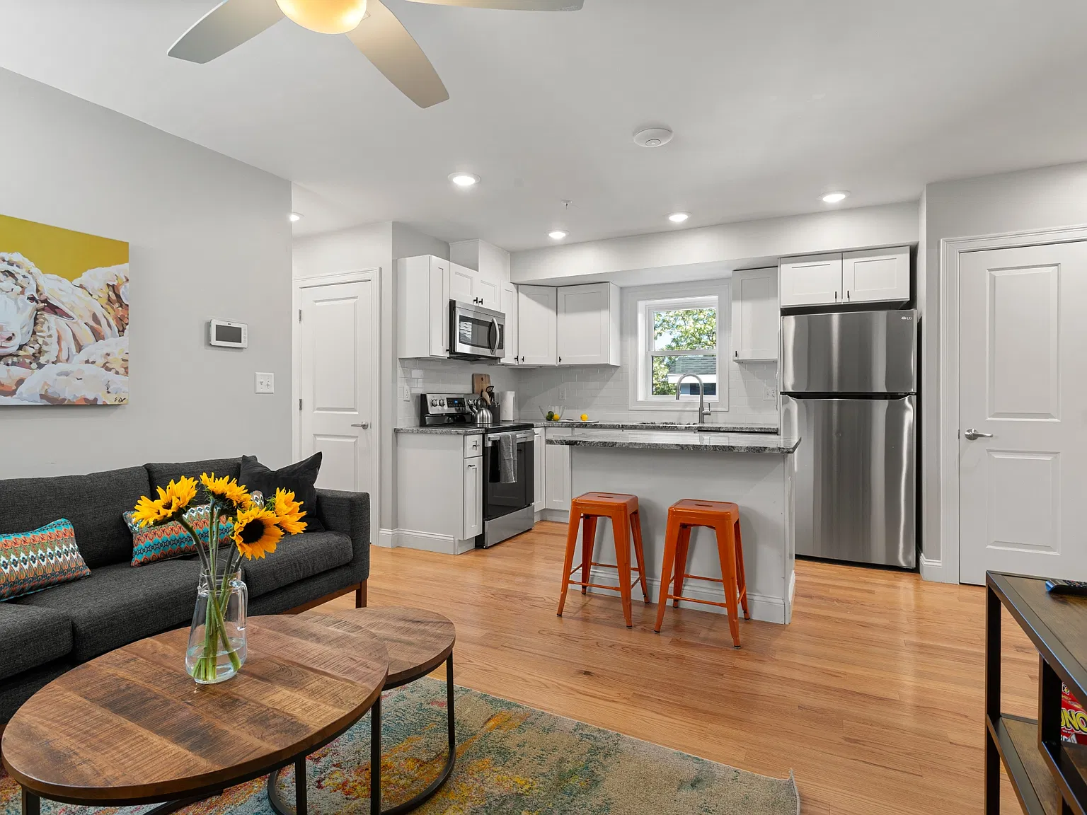 1 bed, 700 sqft, $1,800 — Photo 4