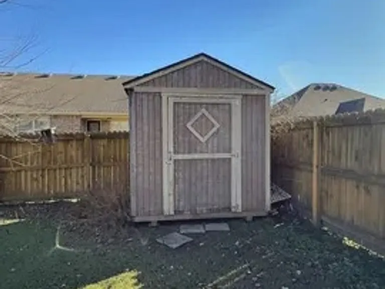 12 Daytona Dr — Photo 27