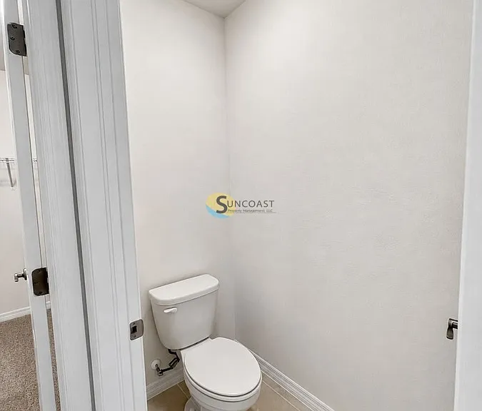2518 NE 6th Pl — Photo 36