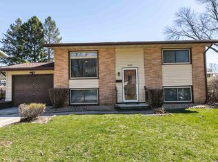 2030 Key Largo Dr, Dubuque, IA 52002