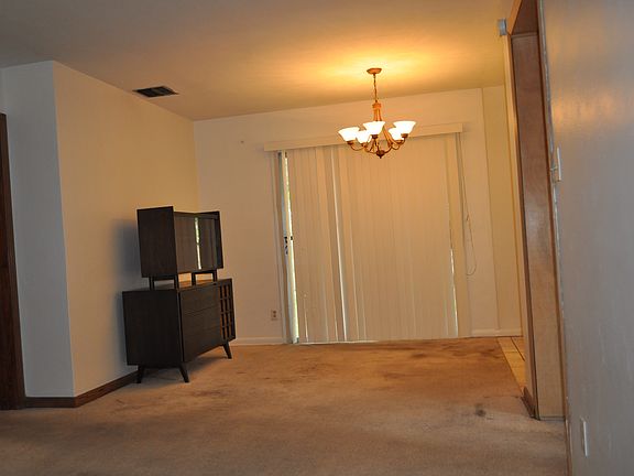 5th image of 413 Eastway Dr
