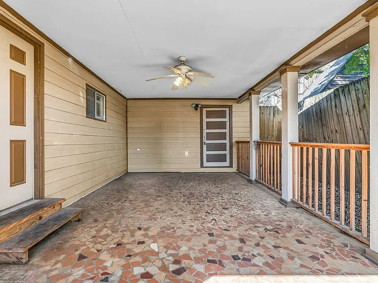 654A W Main St — Photo 19