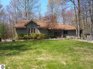 827 Reads Run, Traverse City, MI 49685