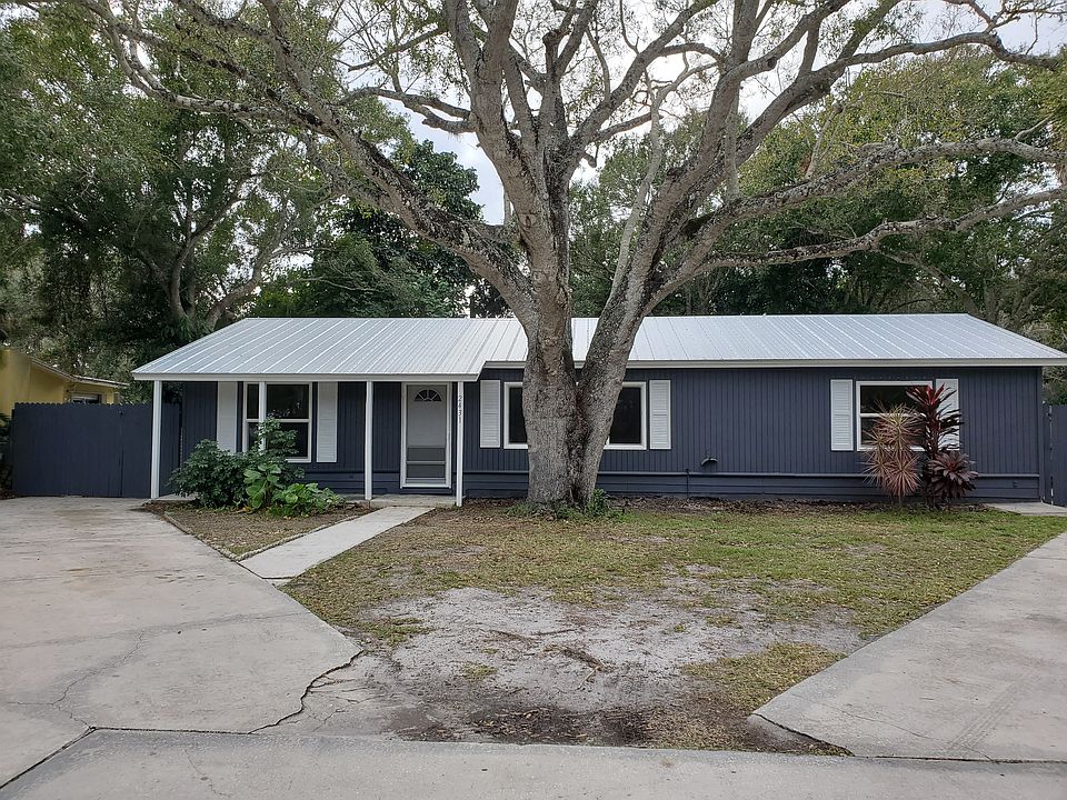 1st image of 2431 20th Ave