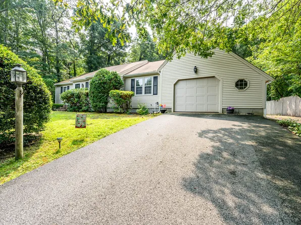 15 Prince Way, East Dennis, MA 02641