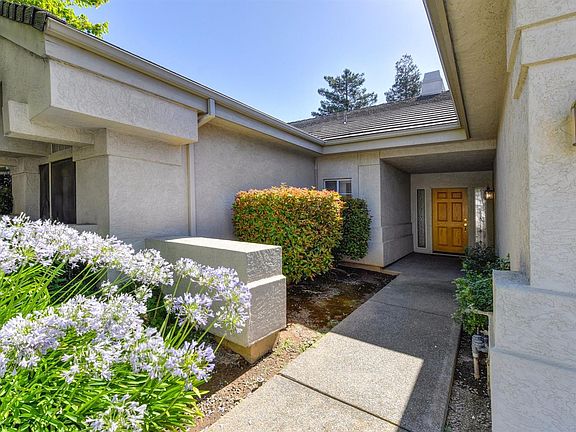 4th image of 9537 Soaring Oaks Dr