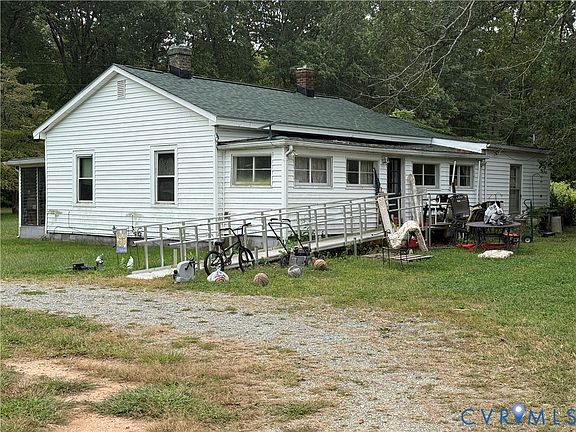 3rd image of 17471 Hewlett Rd