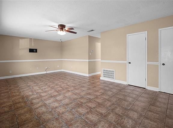 3rd image of 1954 Longwood Ct