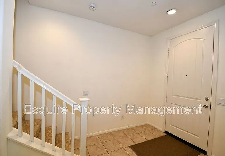 433 Castiano St — Photo 3