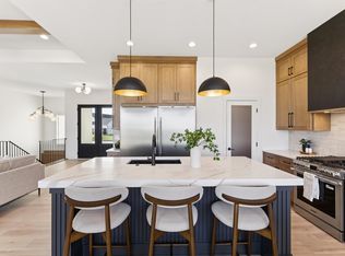 1430 NW Red Oak Dr, Waukee, IA 50263