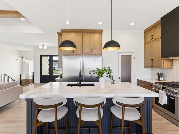 1430 NW Red Oak Dr, Waukee, IA 50263