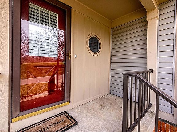 3rd image of 12020 Thames Pl