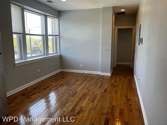 3rd image of 132 E Garfield Blvd #3