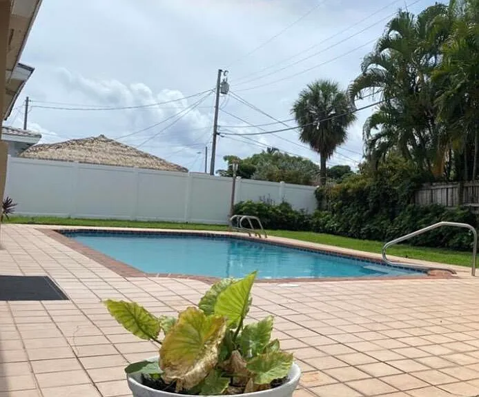 1230 SE 14th Dr — Photo 4