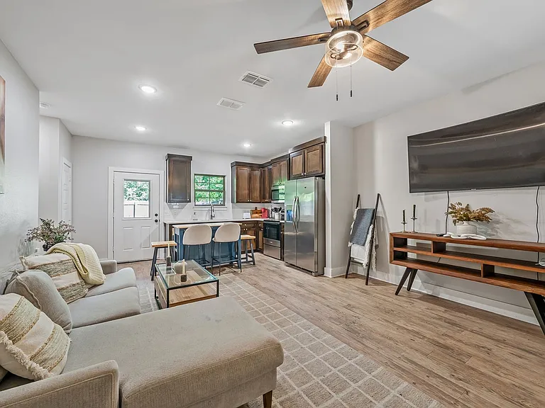 11722 FM 16 W — Photo 29