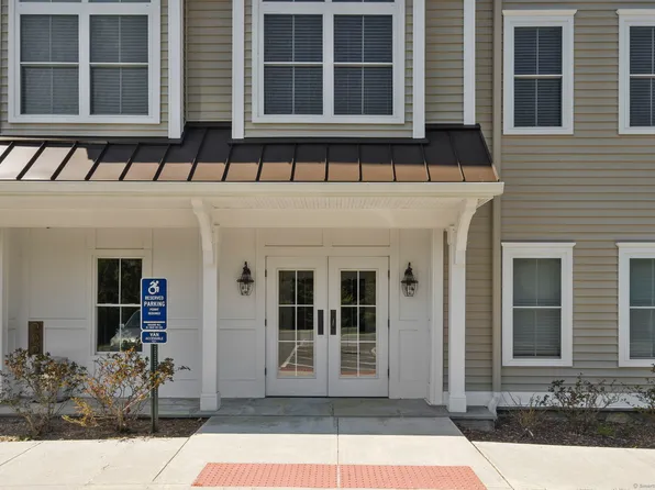 233 Danbury Road APT A109, Ridgefield, CT 06877