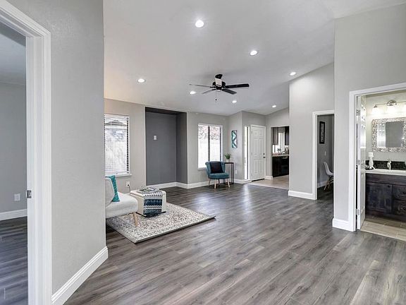 4th image of 888 Gulfwind Way